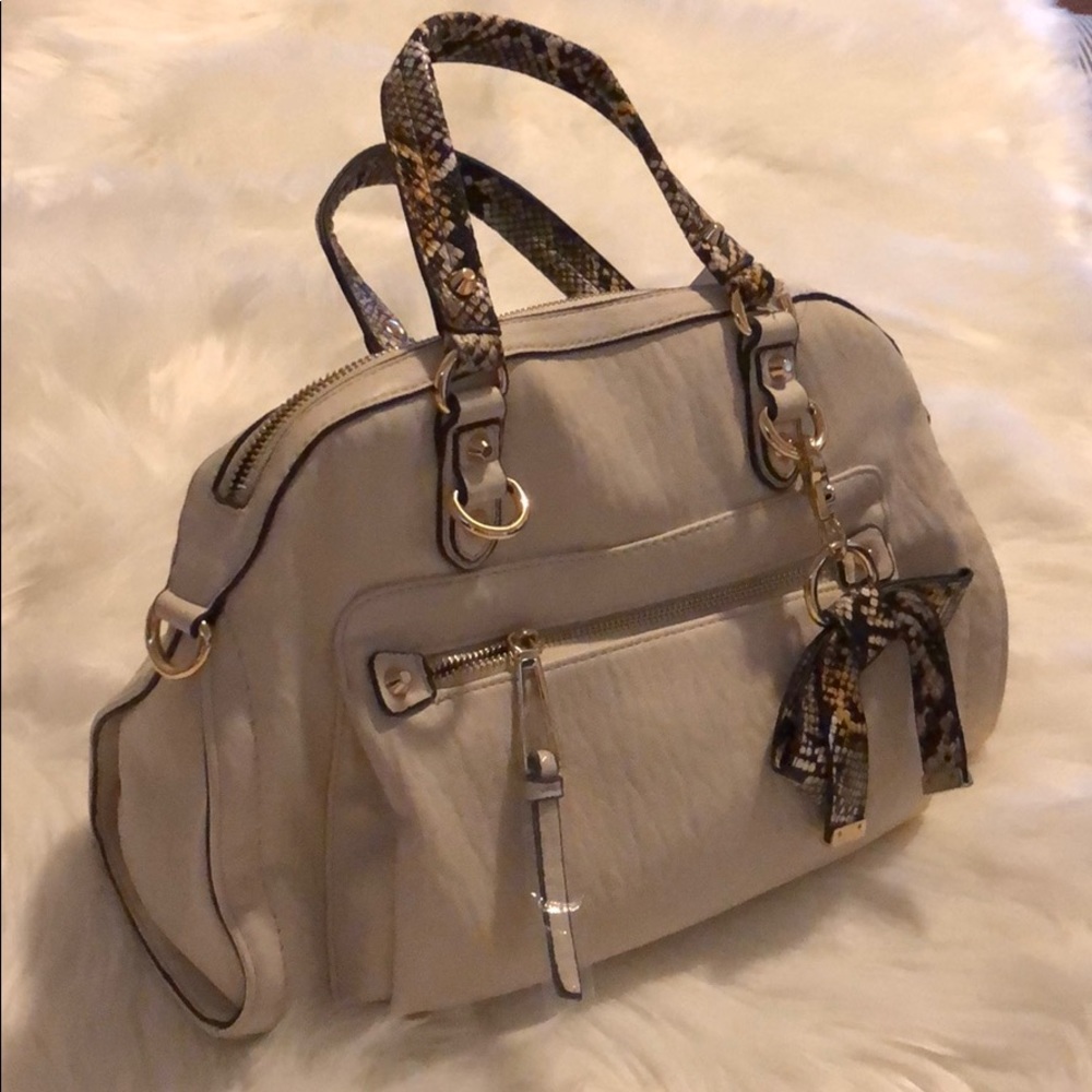 Jessica Simpson Tatiana Satchel